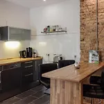 1 Bedroom Gorgeous In Διαμέρισμα *