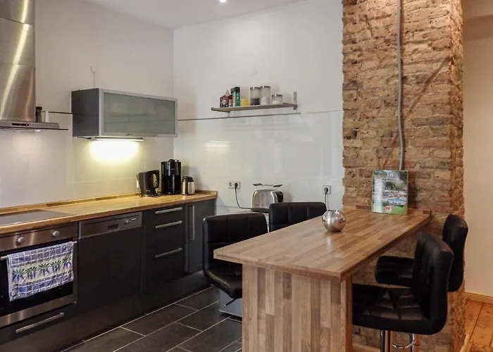 1 Bedroom Gorgeous In דירה *